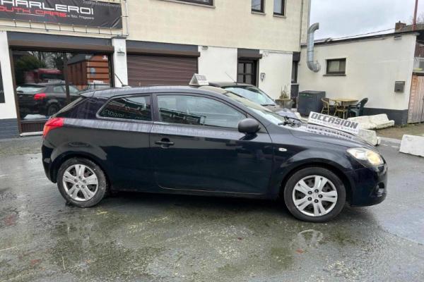 Kia Cee'd 1400 CC Essence euro 5  Année 2011  ** A Saisir**