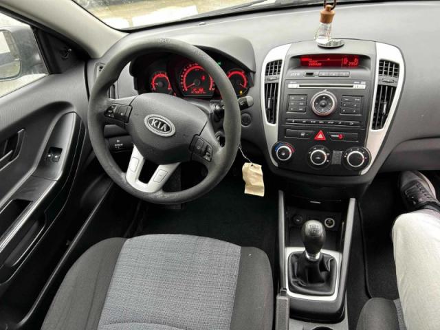 Kia Cee'd 1400 CC Essence euro 5  Année 2011  ** A Saisir**